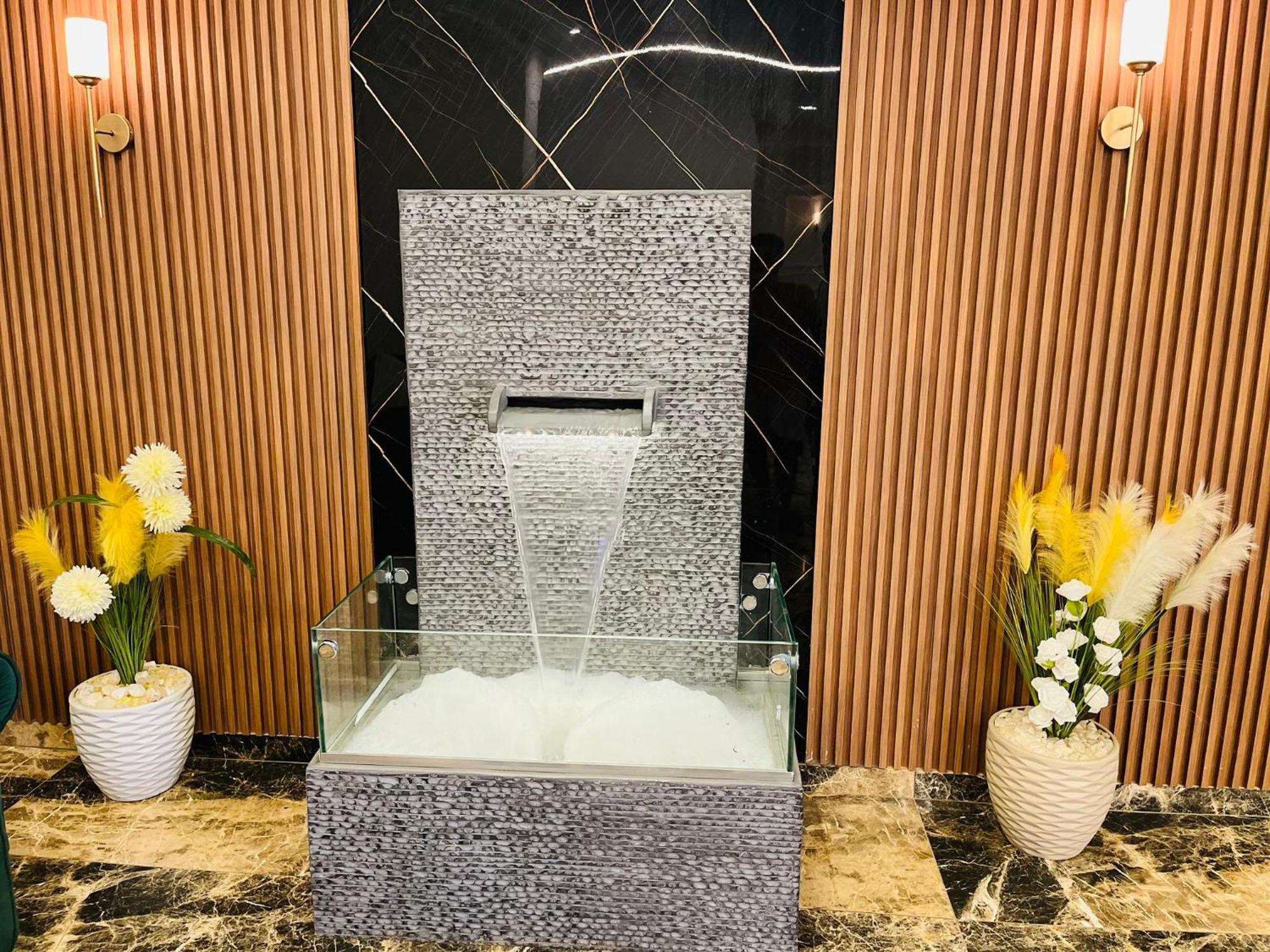 Shadow Pyramids Suites And Jacuzzi Kafrat al Jabal Bagian luar foto