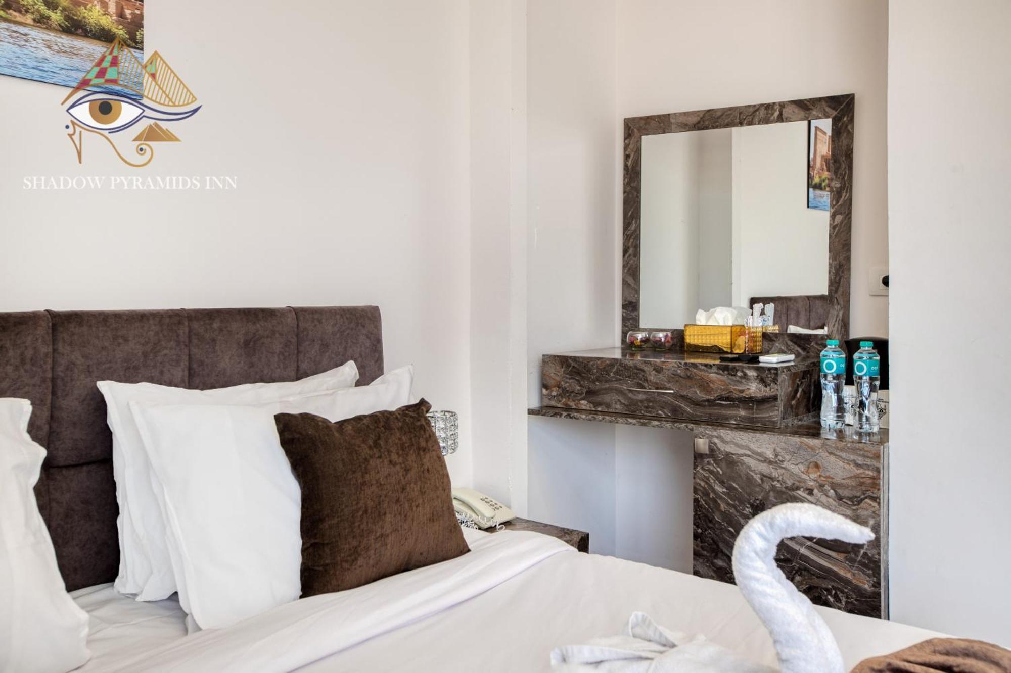 Shadow Pyramids Suites And Jacuzzi Kafrat al Jabal Bagian luar foto