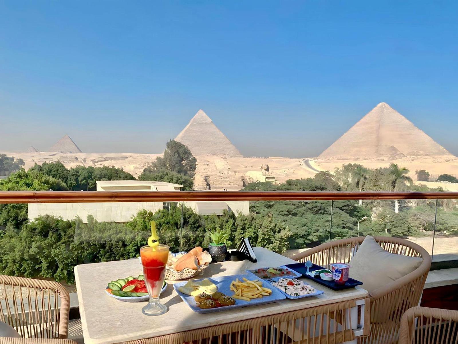 Shadow Pyramids Suites And Jacuzzi Kafrat al Jabal Bagian luar foto