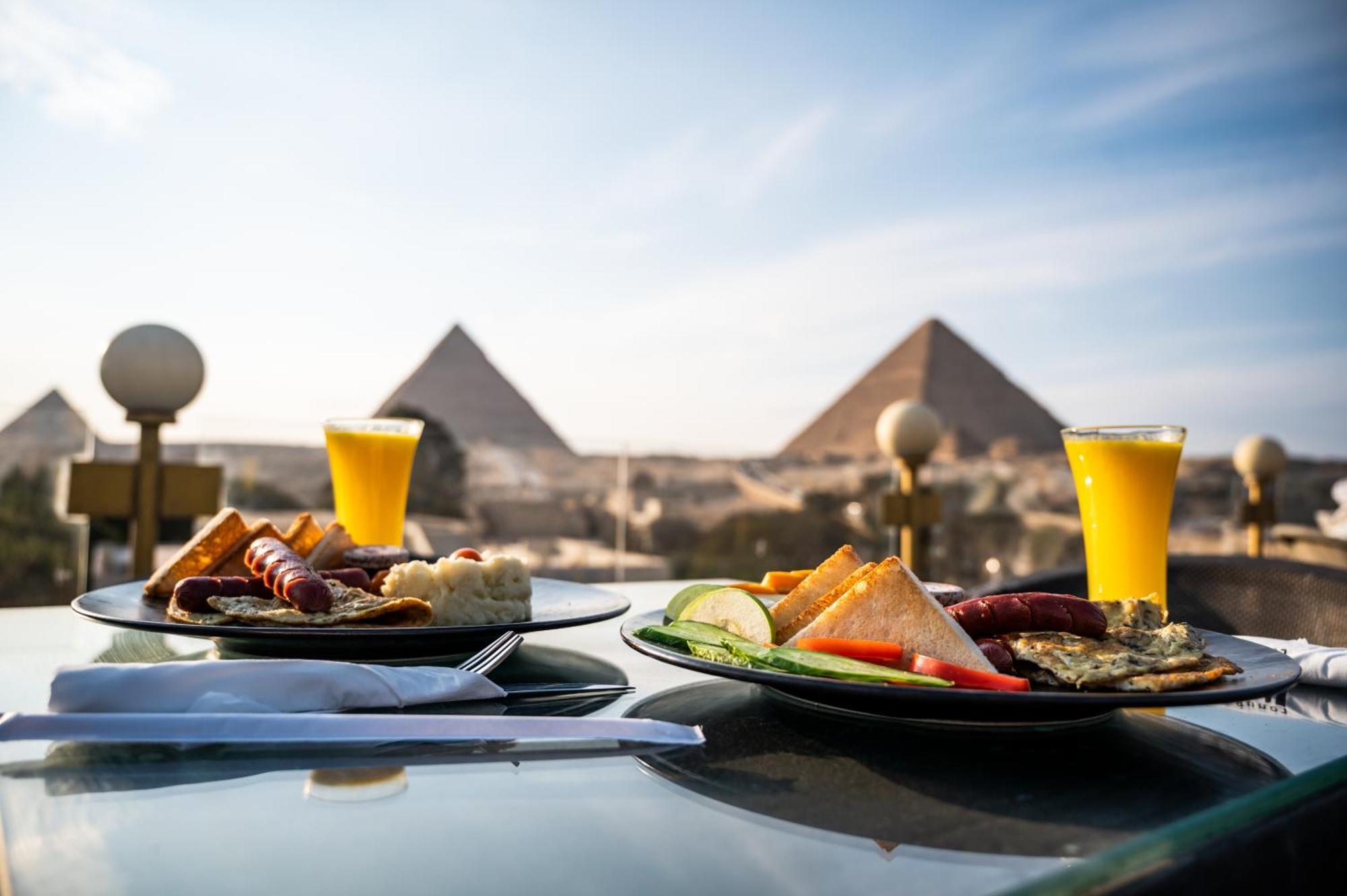 Shadow Pyramids Suites And Jacuzzi Kafrat al Jabal Bagian luar foto