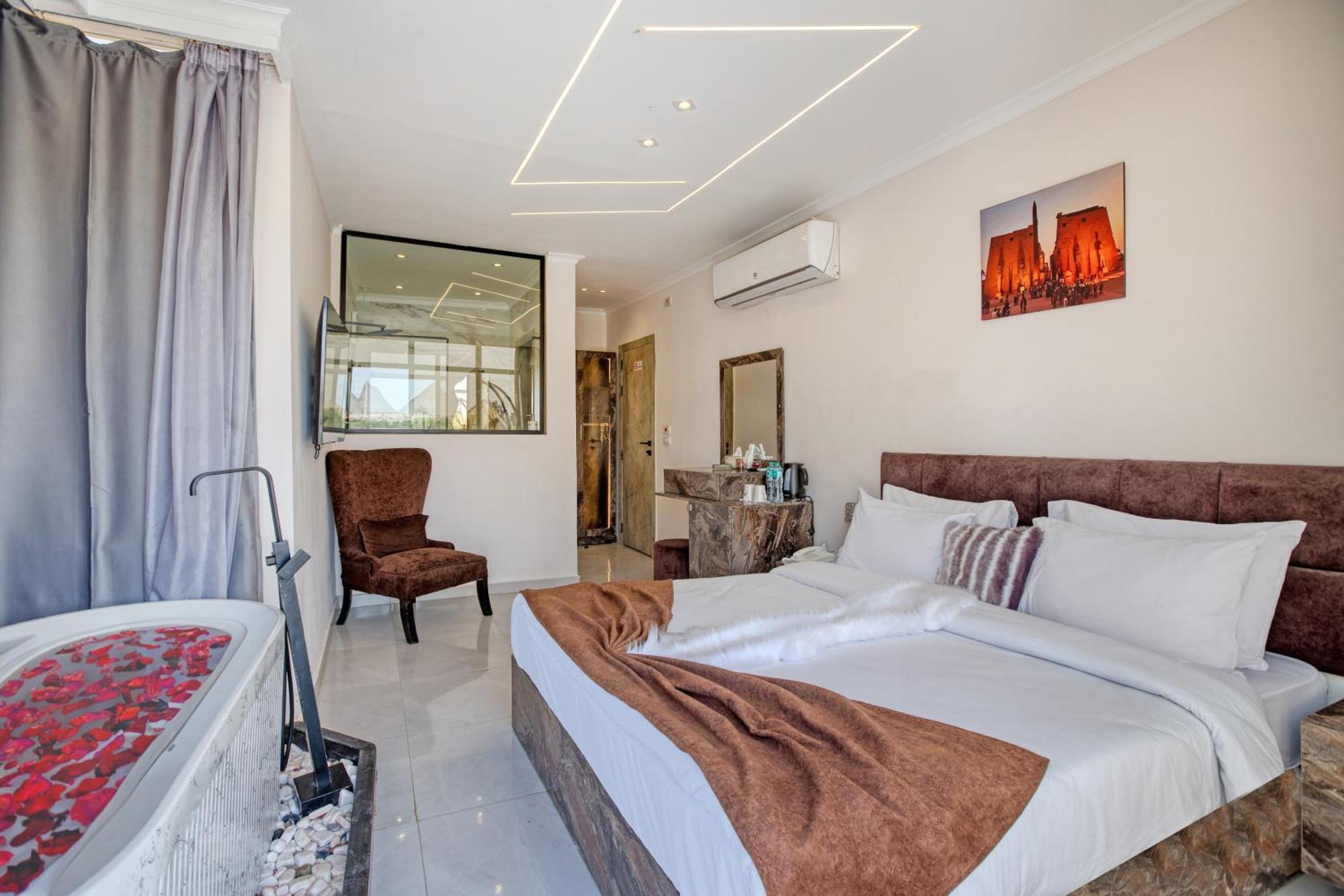 Shadow Pyramids Suites And Jacuzzi Kafrat al Jabal Bagian luar foto